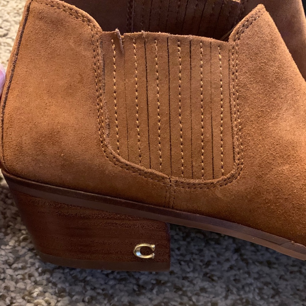NWT Coach Women's Suede Ankle Bootie Saddle 9 M - Picture 3 of 8